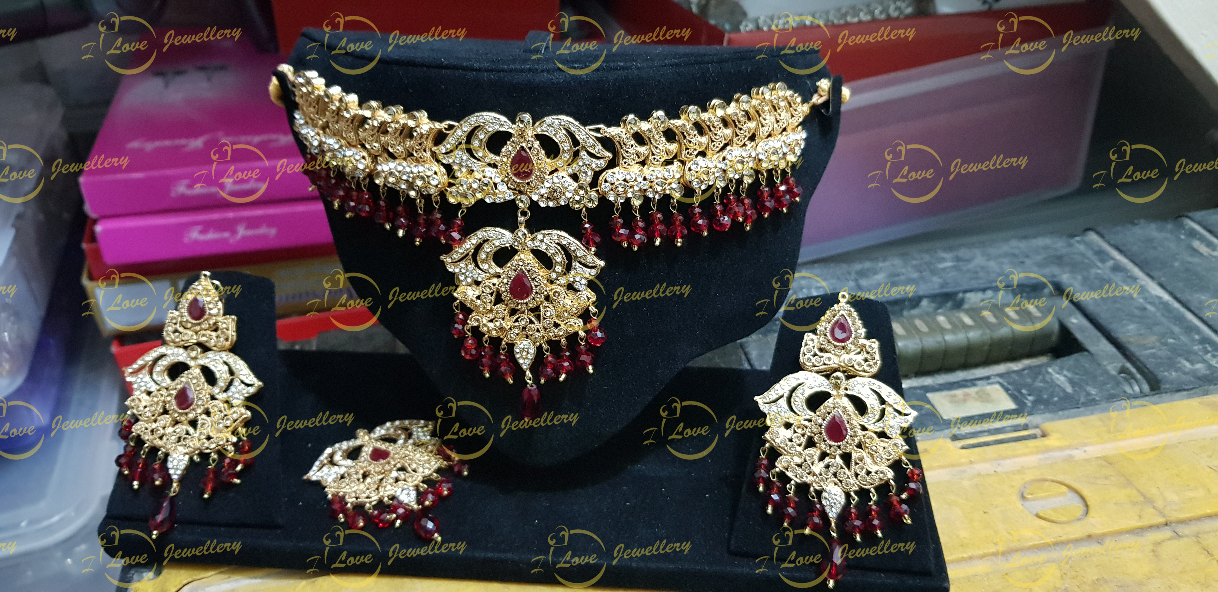Pakistani choker - maroon choker - mehndi choker - bridal chokers - wedding choker necklace- golden choker - pearl choker - wholesale Pakistani jewellery - bespoke Pakistani jewellery