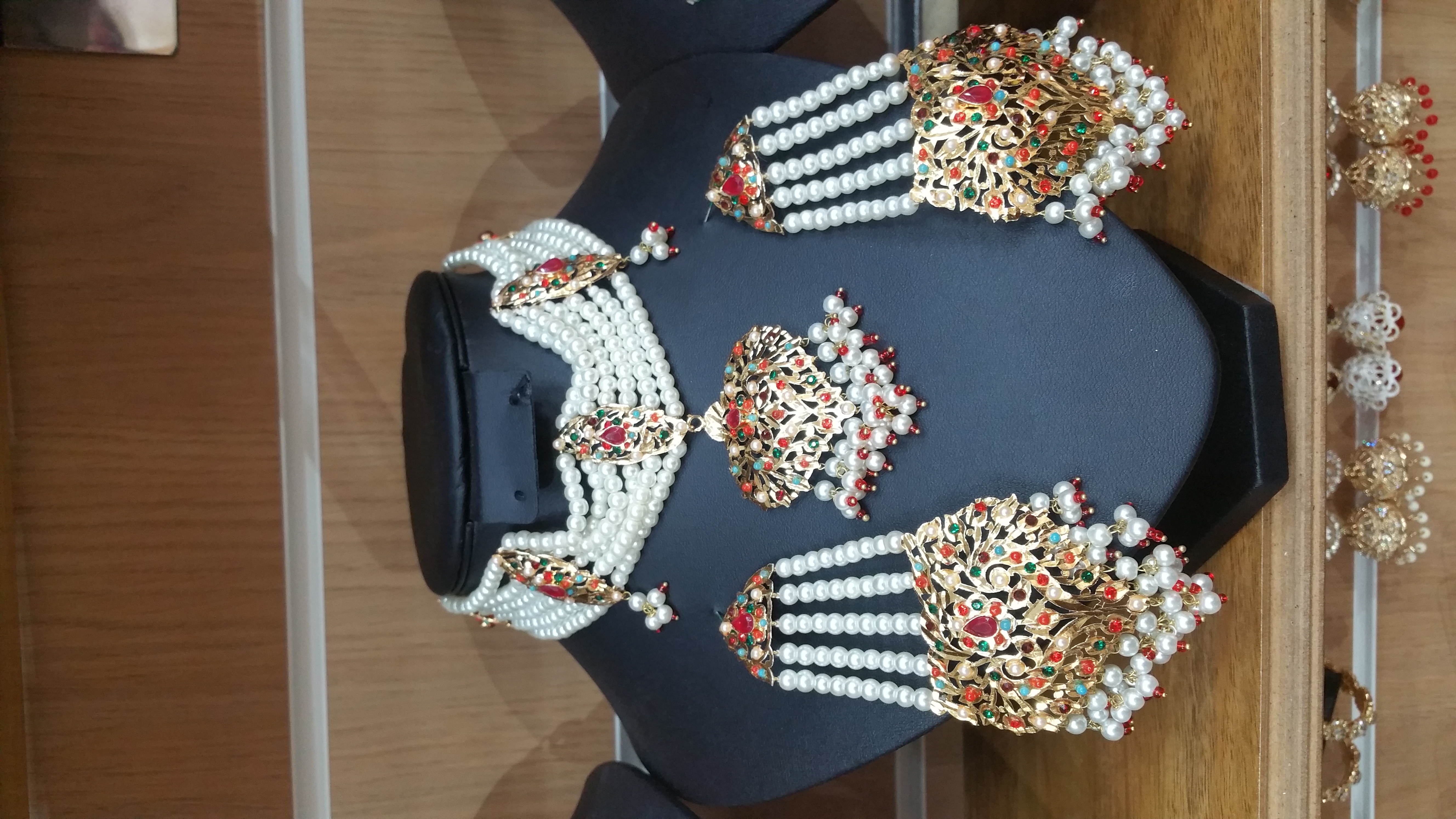 hydrabadi choker - multi choker - wholesale Pakistani jewellery - bespoke Pakistani jewellery