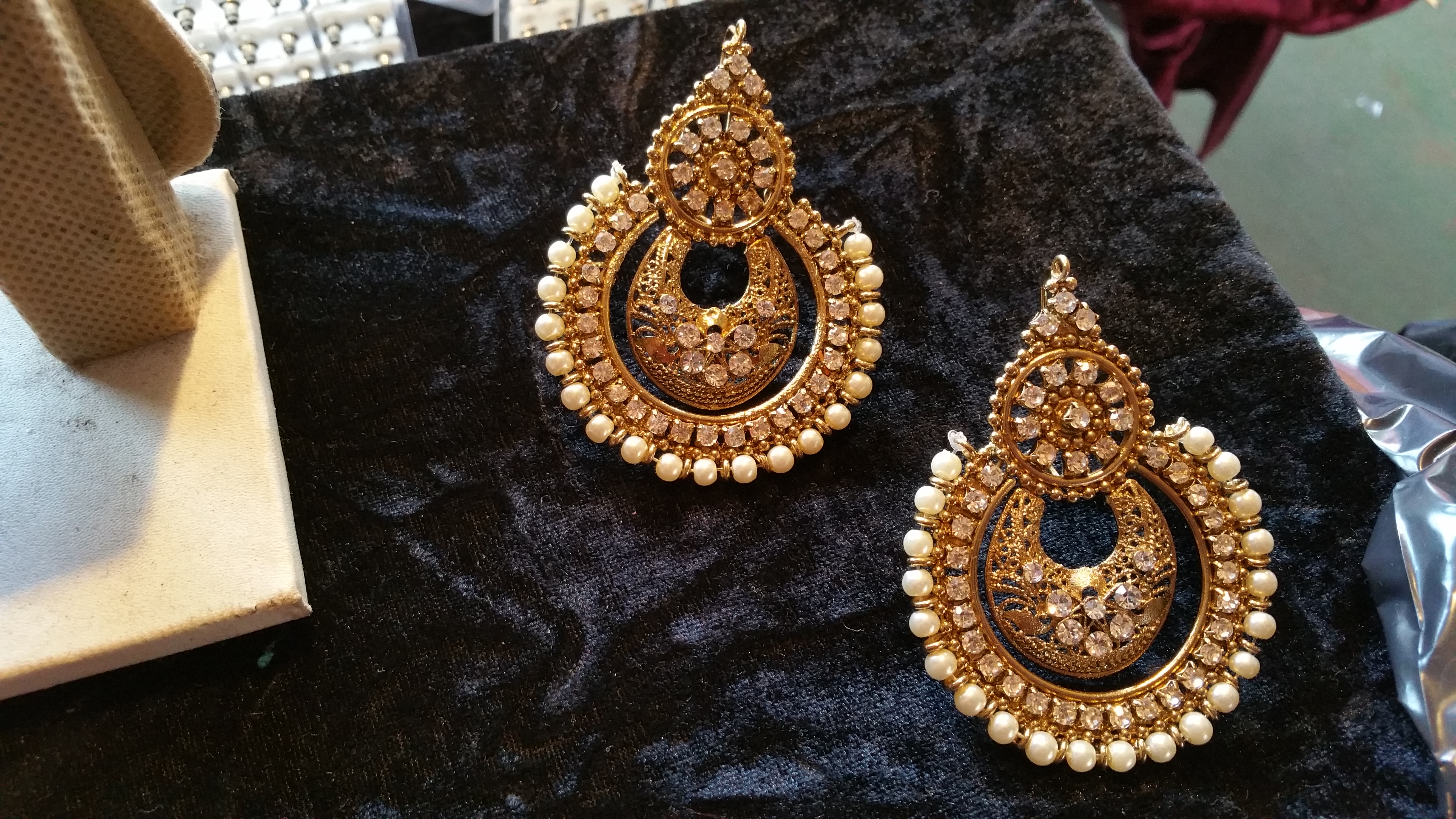 Party earrings - Fashion earrings - golden earrings - mehndi earrings - bridal earrings - wedding earrings - party earrings - wholesale Pakistani jewellery - bespoke Pakistani jewellery