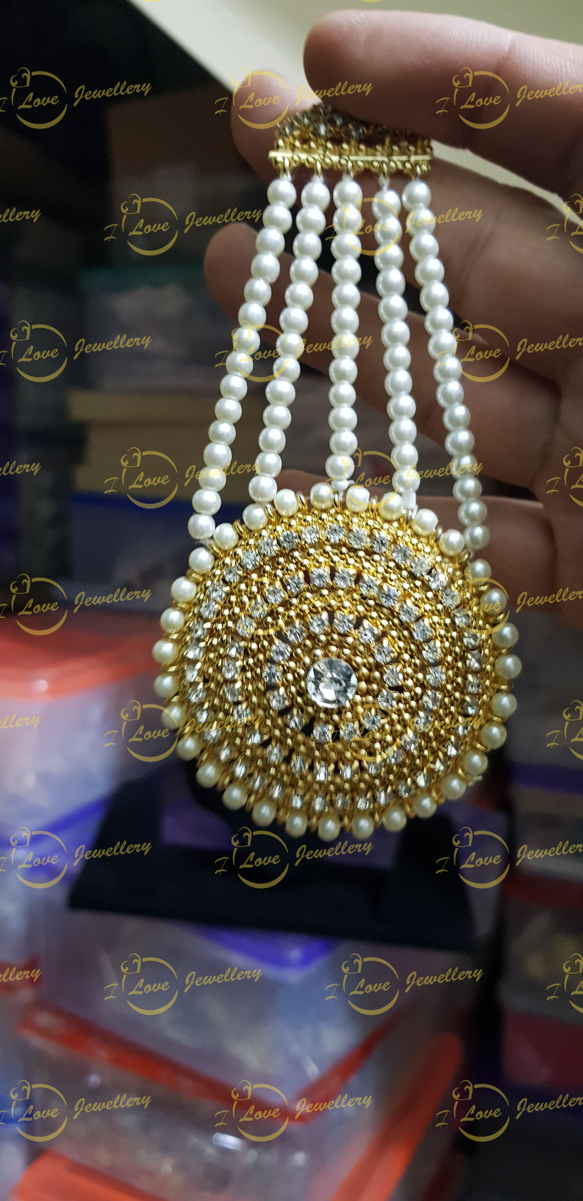 golden Jhoomar - jhoomar tikka set - wholesale Pakistani jewellery - bespoke Pakistani jewellery