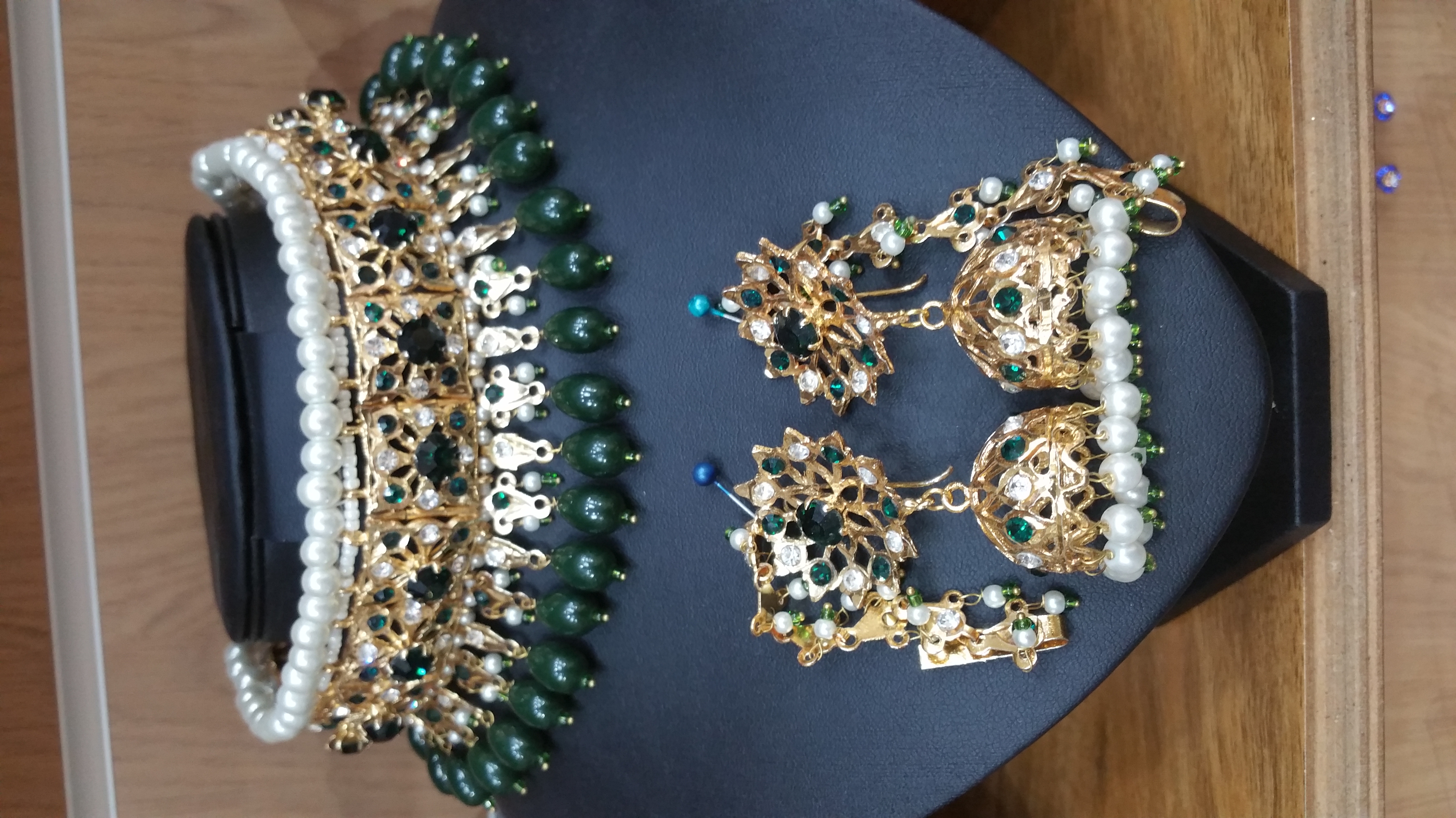 hydrabadi choker - green choker - wholesale Pakistani jewellery - bespoke Pakistani Jewellery